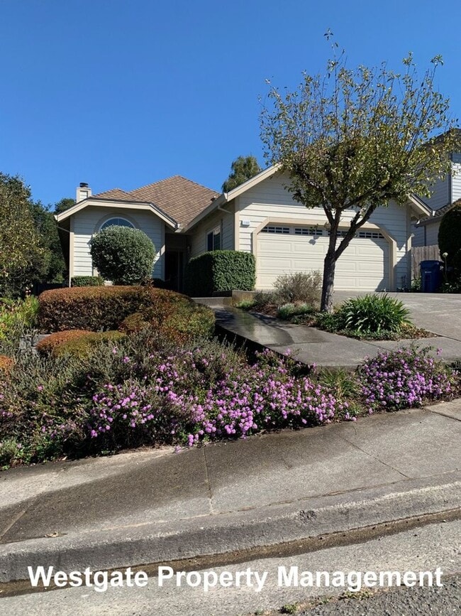 Building Photo - 1160 Birch Dr