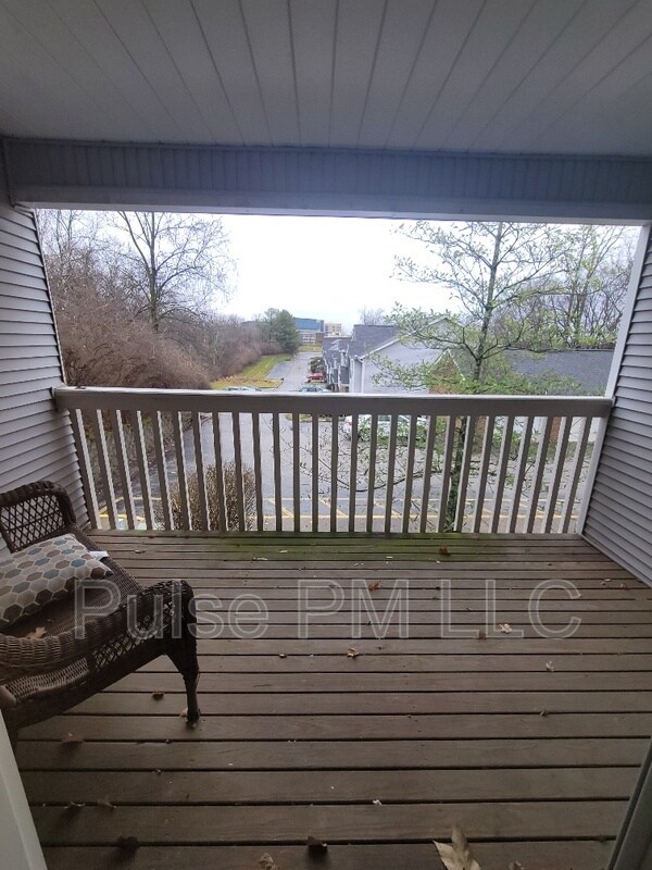 Building Photo - 2990 Sequoia Dr