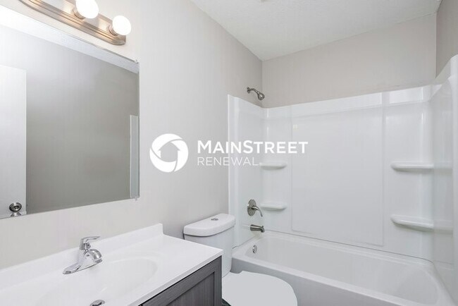 Building Photo - 3 Bedroom Pet-Friendly Home in Louisville,...