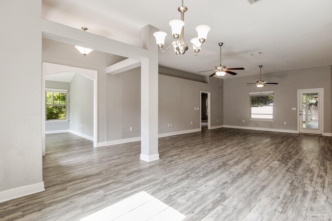 Building Photo - 3111 Hickory St