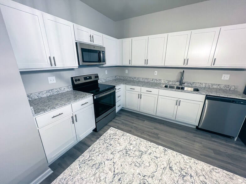 The Slate 4903 Hamburg Pike Jeffersonville IN 47130 Apartment Finder