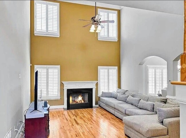 Building Photo - 2020 Washington Dr