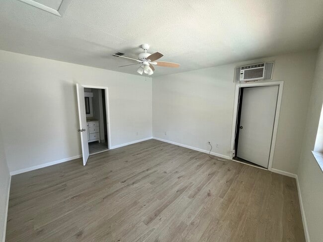 Building Photo - 6480 Contempo Ln