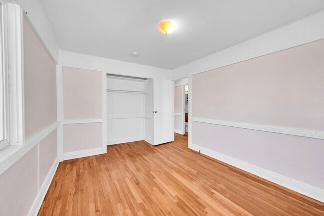 Building Photo - $2,240.95, $200 Off Cleaning Voucher, 4 Beds 1 Bath Single Family Home in Denver with Washer and ...