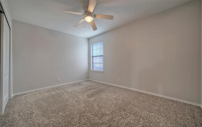 Building Photo - 140 Plum Path