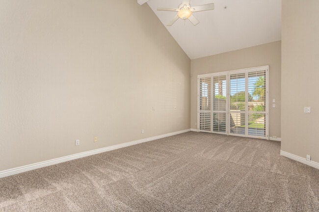 Building Photo - 10126 E Cochise Dr