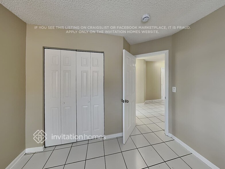 Building Photo - 16940 SW 142nd Pl