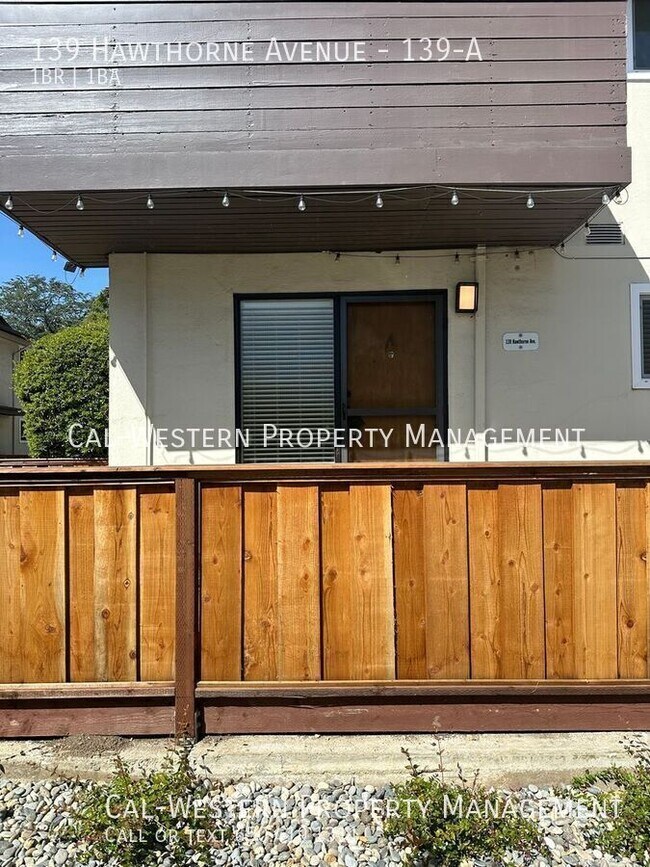 Building Photo - 139 Hawthorne Ave