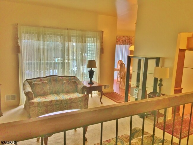 Building Photo - 1208 Spruce Hills Dr