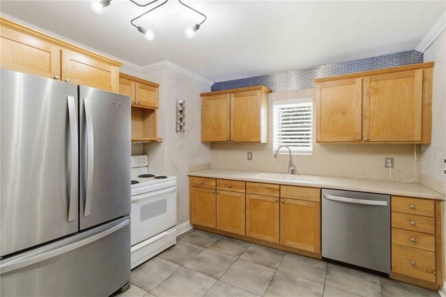 Building Photo - 2713 W Braddock St