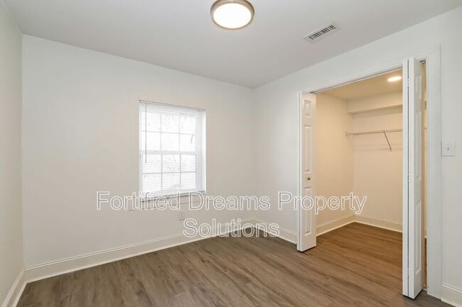 Building Photo - 235 S English St