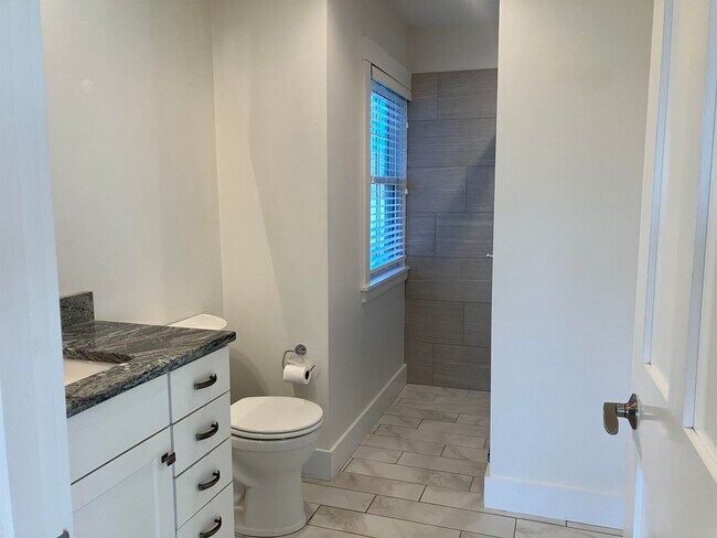 Building Photo - 26 N Main St