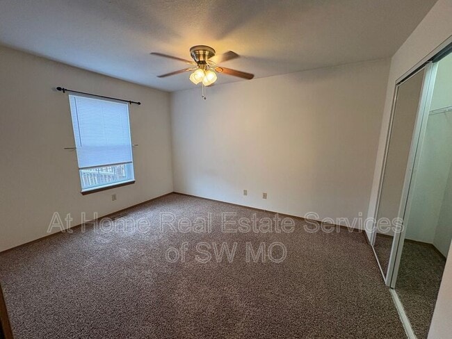 Building Photo - 887 N 22nd St