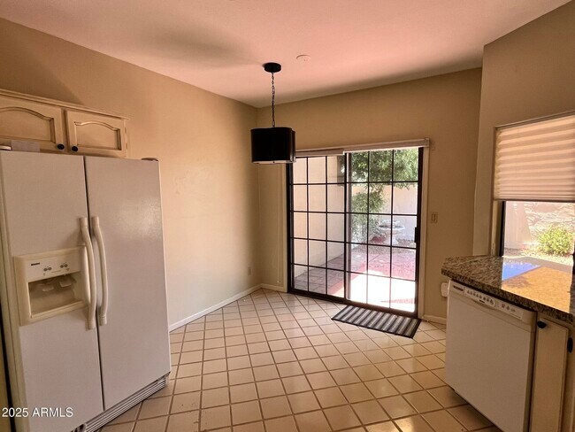 Building Photo - 7955 E Chaparral Rd