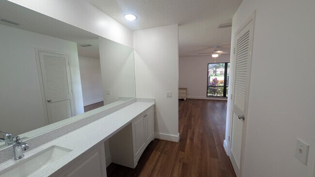 Building Photo - Beautifully Renovated 2BR/2BA Home in Martin Downs Golf Community – annual rental