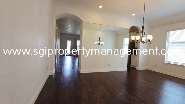 Building Photo - 201 Pasadena Trail