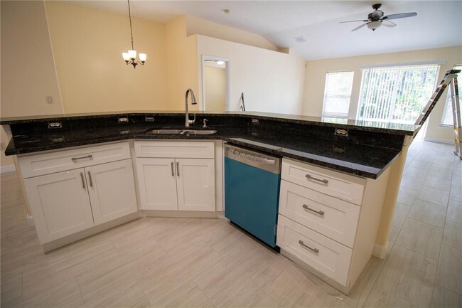 Building Photo - 14369 Babylon Way