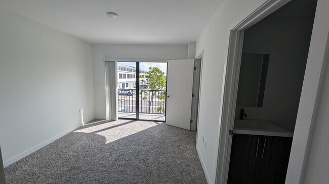 Building Photo - 14559 SW 261 St Ter