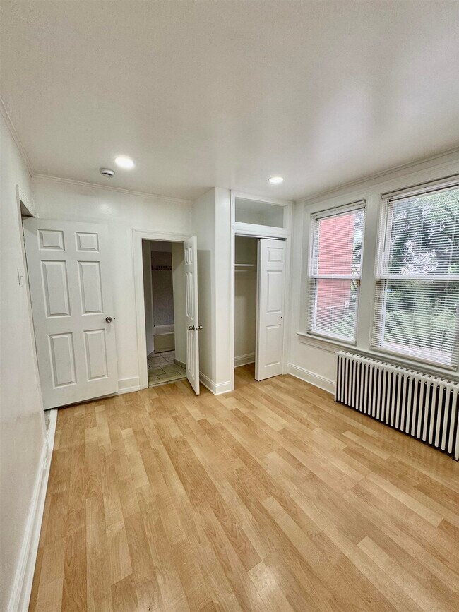 Building Photo - 204 Zabriskie St