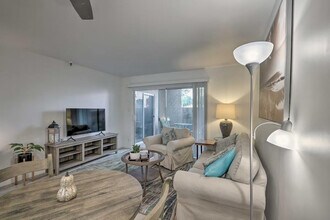 Building Photo - 7474 E Earll Dr