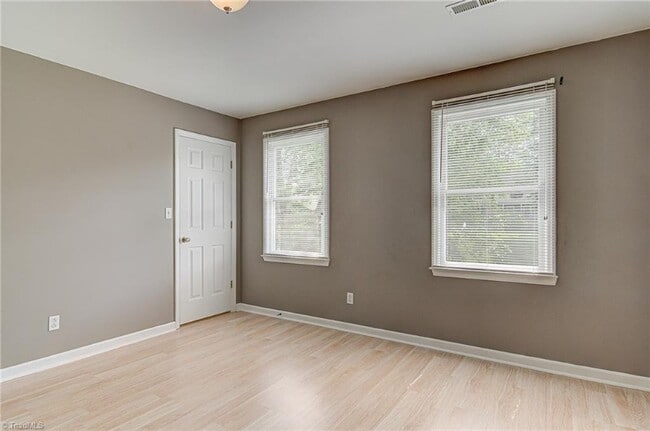 Building Photo - 1508 Trinity Garden Cir