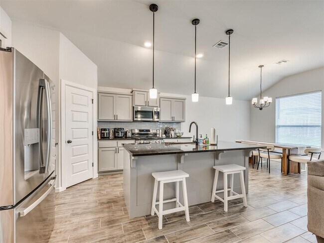 Building Photo - 2323 Arcady Ave