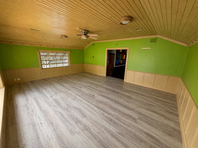 Building Photo - Character-Filled 2 Bedroom Home with Artistic Style