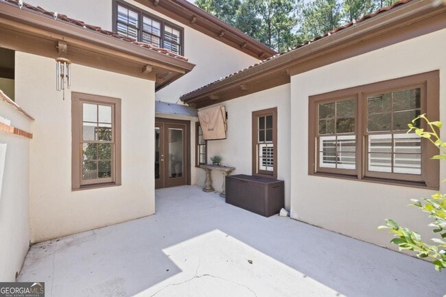 Building Photo - 1410 Club Dr