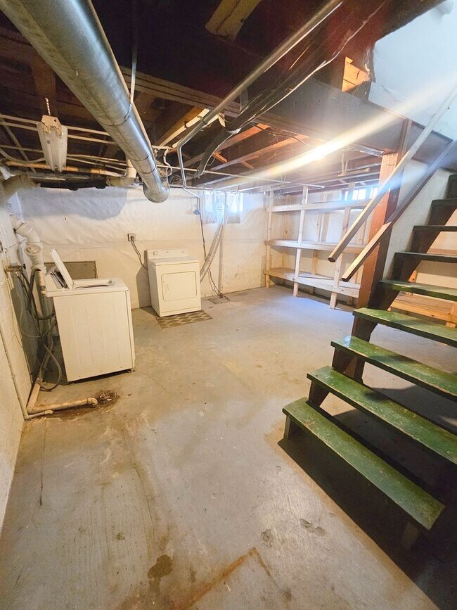 Building Photo - 5824 Grand Ave