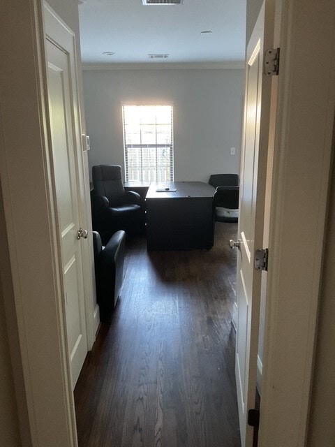 Building Photo - 5717 Winsome Ln