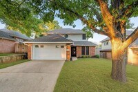 Building Photo - 1504 Ashwood Ln