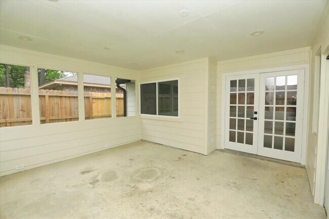 Building Photo - 5203 Mossgrey Ln