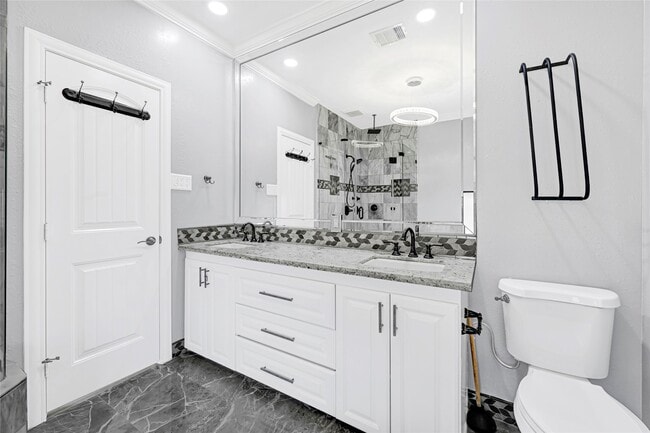 Building Photo - 509 Joan Of Arc Dr