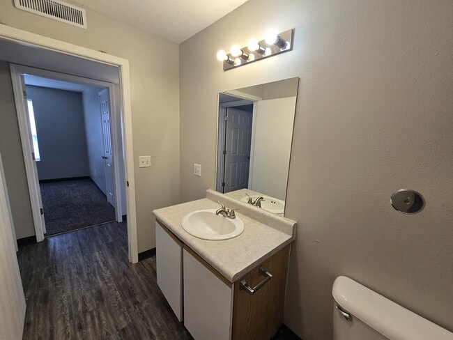 Building Photo - 60 Miller Ave SW