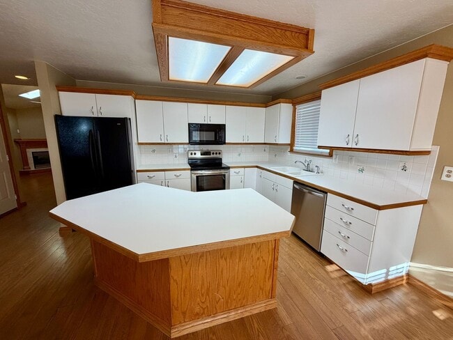 Building Photo - 3351 35th St