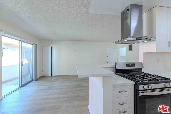 Building Photo - 1426 Orange Grove Ave