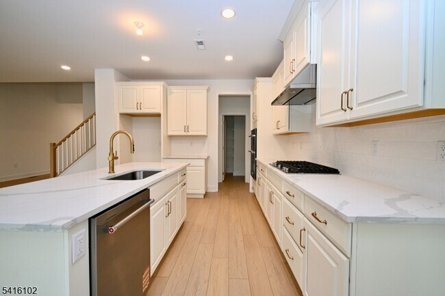 Building Photo - 26 Arowana Rd
