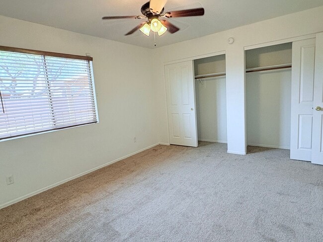 Building Photo - 3-bedroom, 2-bathroom home with walled bac...