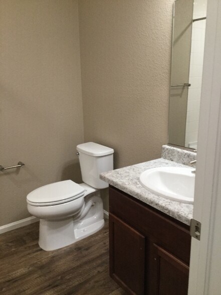 Building Photo - 2983 Cub Lake Dr