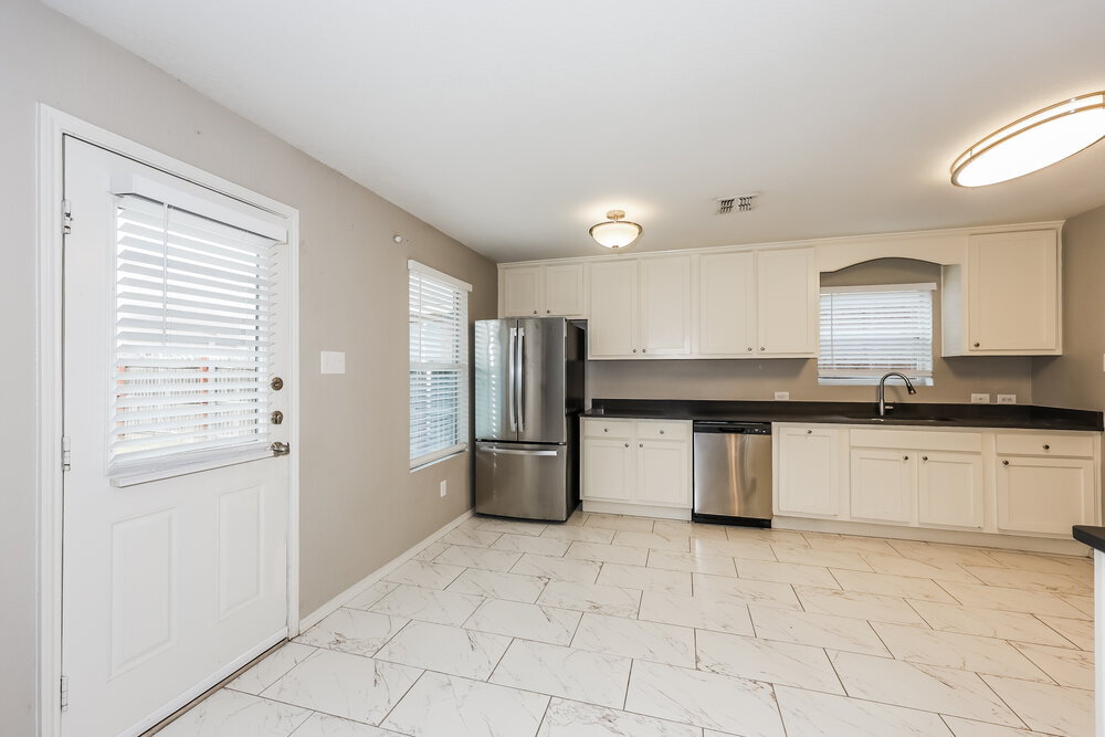 Building Photo - 6945 Meadow Way Ln