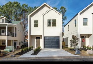 Building Photo - 137 Lakepointe Cove