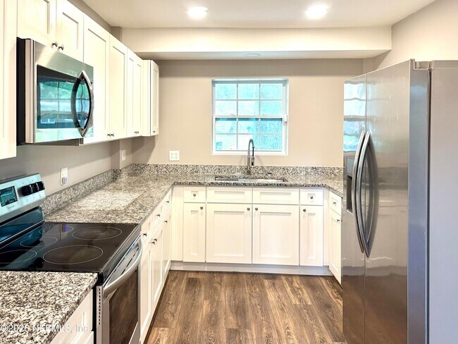 Building Photo - 7018 Bonnie Brae Ln