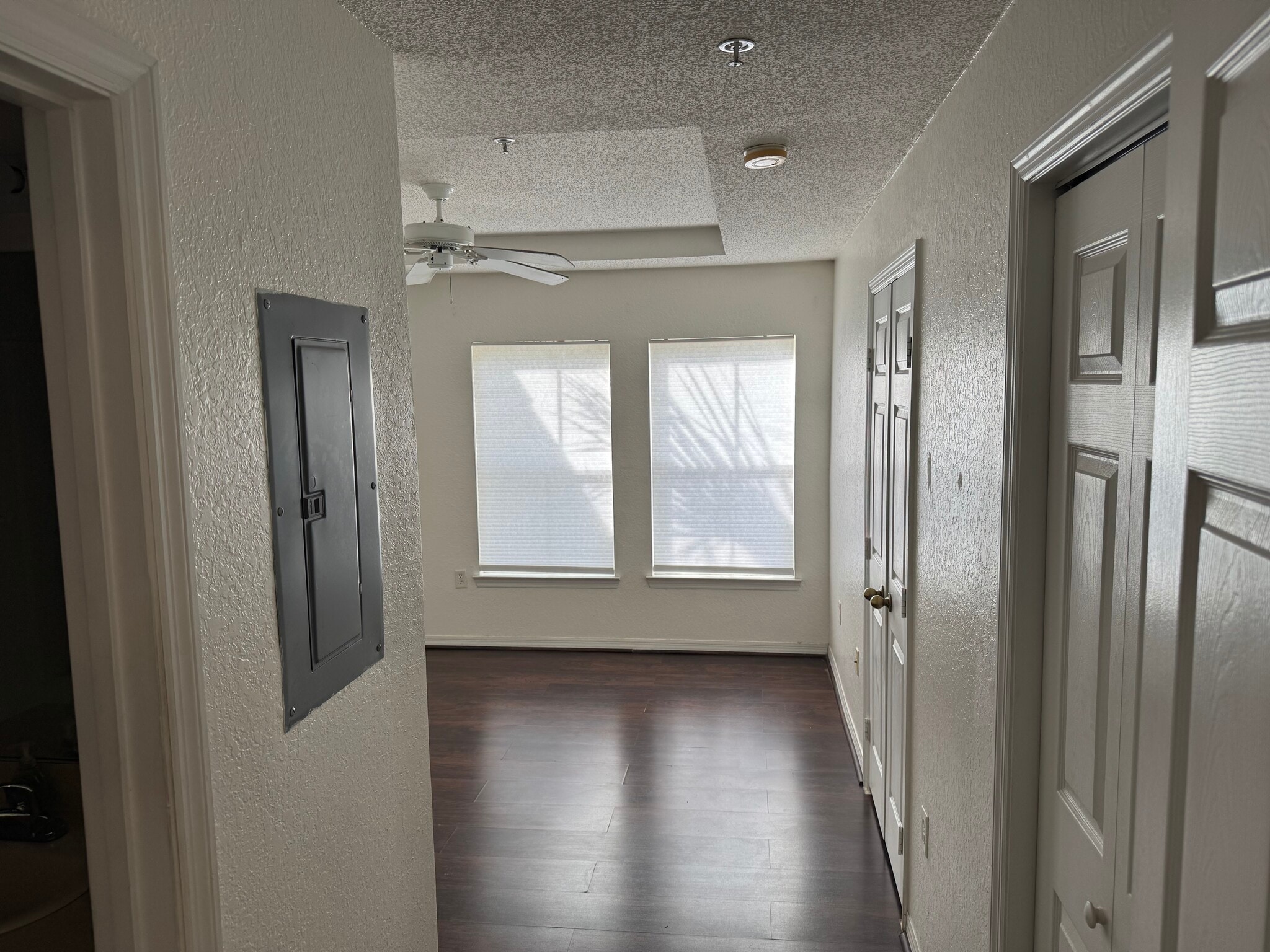 Building Photo - 18001 Richmond Pl Dr