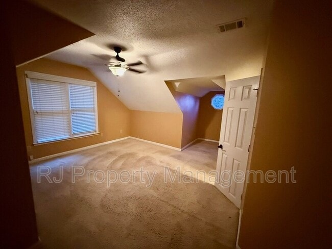 Building Photo - 8610 Dena Cove W