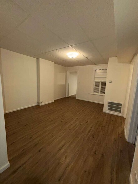 Building Photo - 18 Marvin Ave