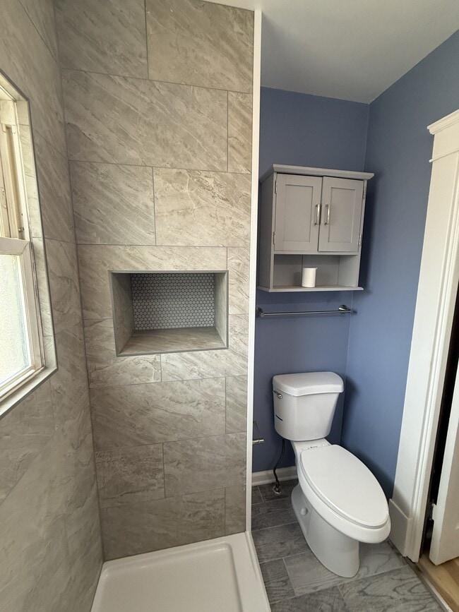 Building Photo - 2232 Youngstown Rd SE