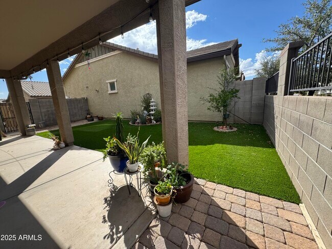 Building Photo - 1178 N 163rd Dr