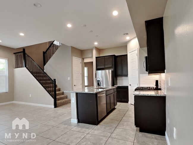 Building Photo - 4839 E Village Dr