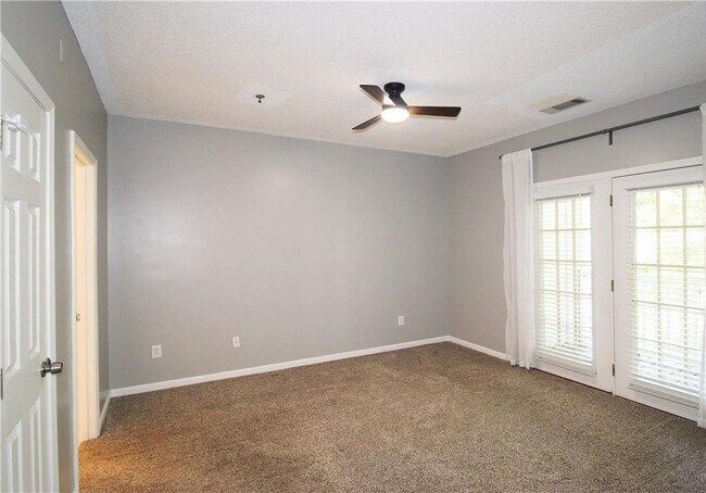 Building Photo - 210 Spring Heights Ln