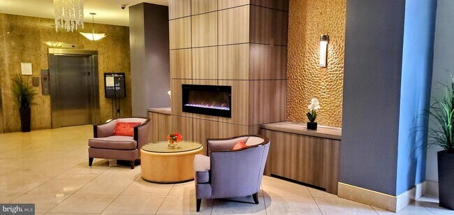 Building Photo - 1011 Arlington Blvd